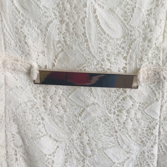 Cream lace open back dress - Picture 2 of 4